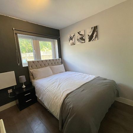 לונדון Letzi Premium Cozy Retreat Private En-Suite Rooms, Wembley מראה חיצוני תמונה