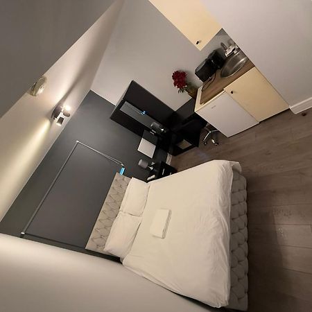 לונדון Letzi Premium Cozy Retreat Private En-Suite Rooms, Wembley מראה חיצוני תמונה