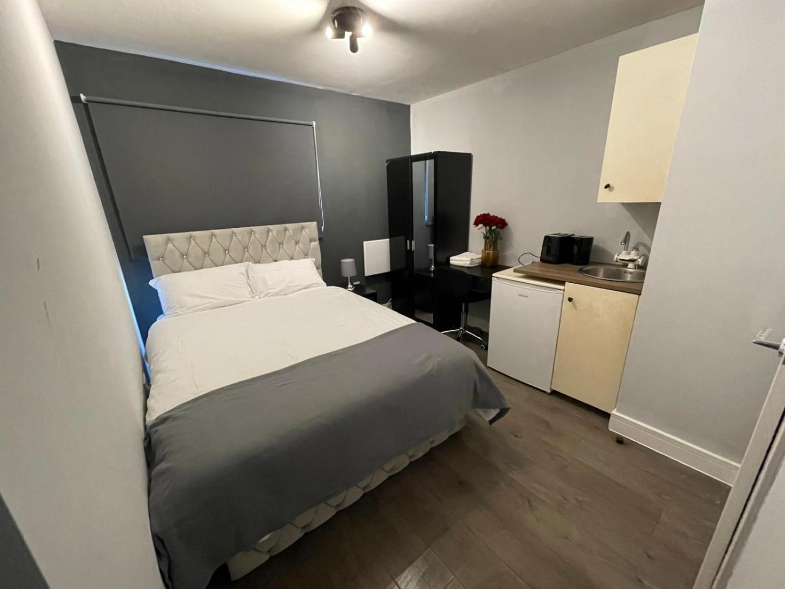 לונדון Letzi Premium Cozy Retreat Private En-Suite Rooms, Wembley מראה חיצוני תמונה