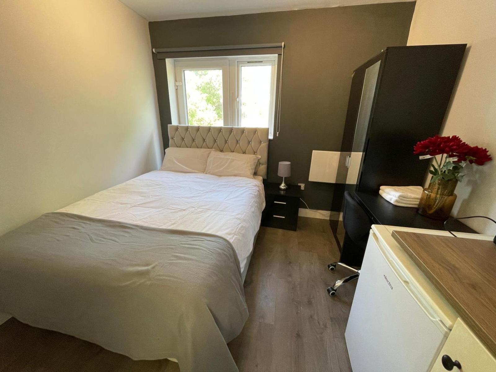 לונדון Letzi Premium Cozy Retreat Private En-Suite Rooms, Wembley מראה חיצוני תמונה