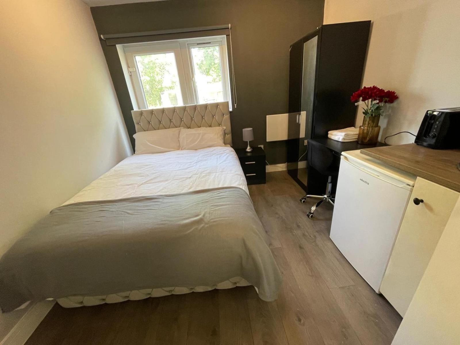 לונדון Letzi Premium Cozy Retreat Private En-Suite Rooms, Wembley מראה חיצוני תמונה