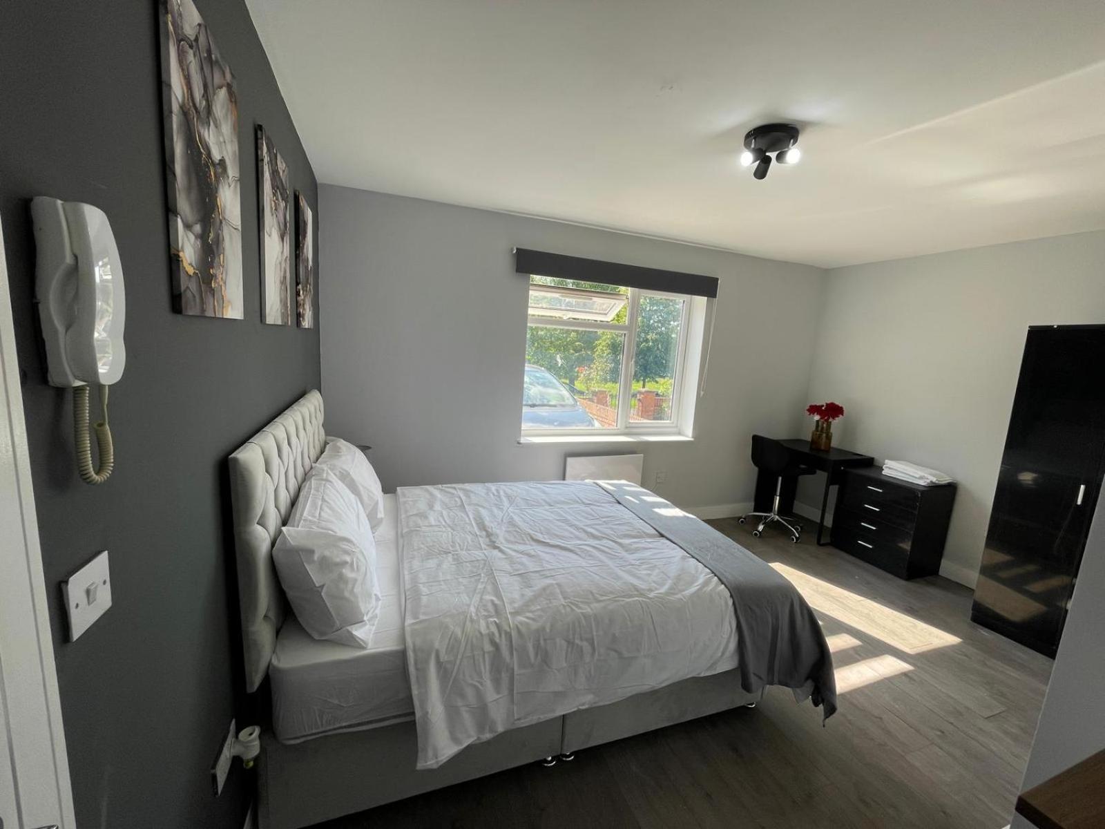 לונדון Letzi Premium Cozy Retreat Private En-Suite Rooms, Wembley מראה חיצוני תמונה