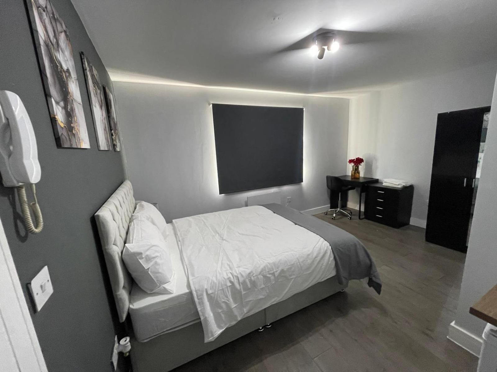 לונדון Letzi Premium Cozy Retreat Private En-Suite Rooms, Wembley מראה חיצוני תמונה