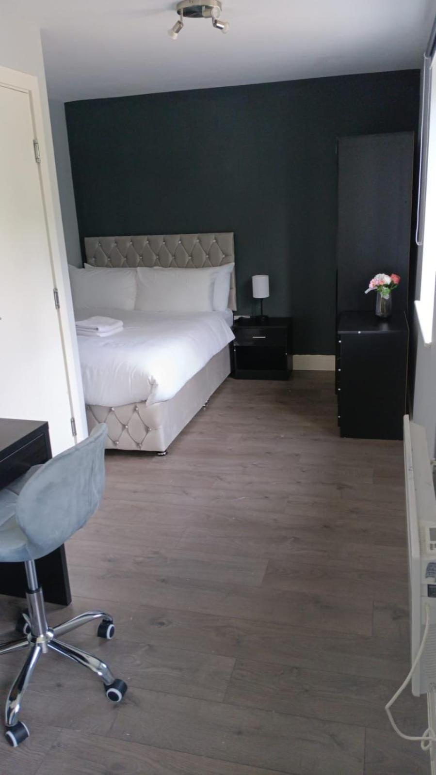 לונדון Letzi Premium Cozy Retreat Private En-Suite Rooms, Wembley מראה חיצוני תמונה